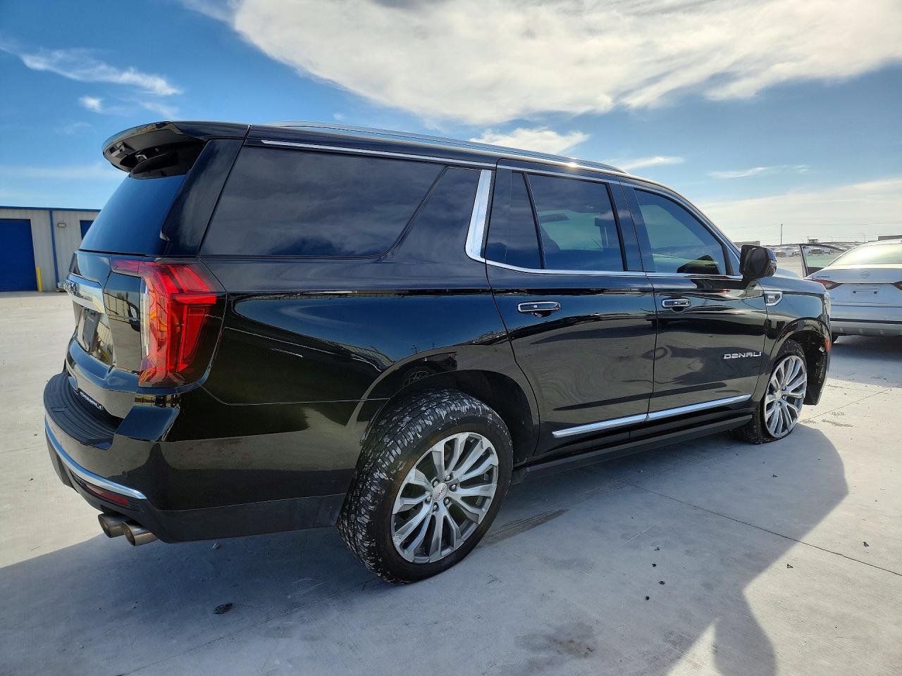 2022 GMC Yukon Denali - Фото 3
