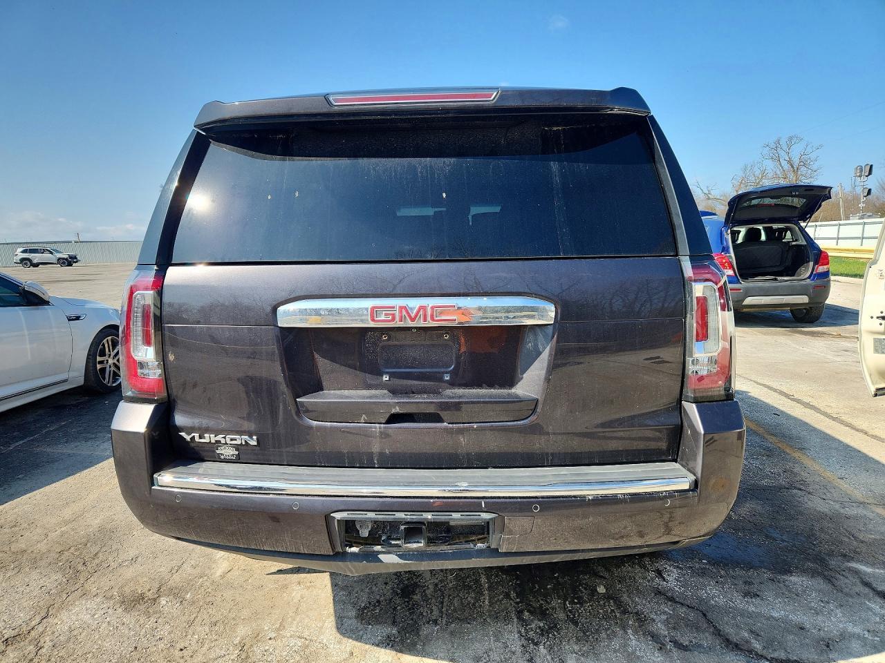 2017 GMC Yukon Denali - Фото 6