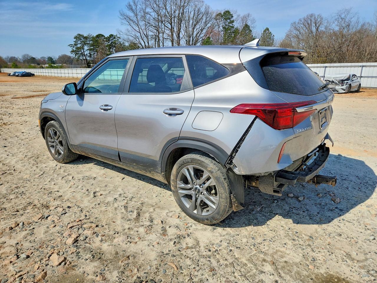 2022 Kia Seltos Lx - Image 2