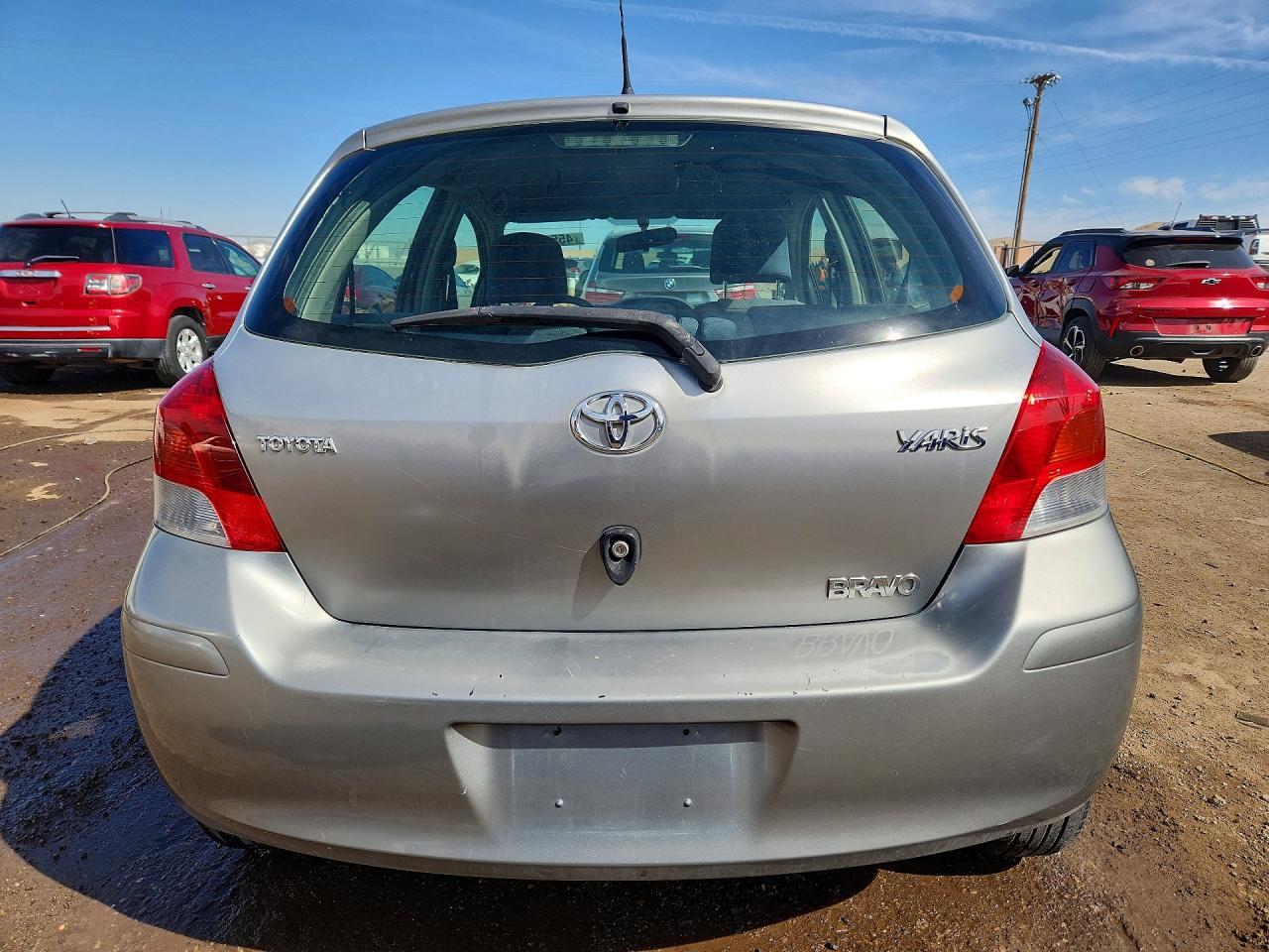 2010 Toyota Yaris Base - Фото 6