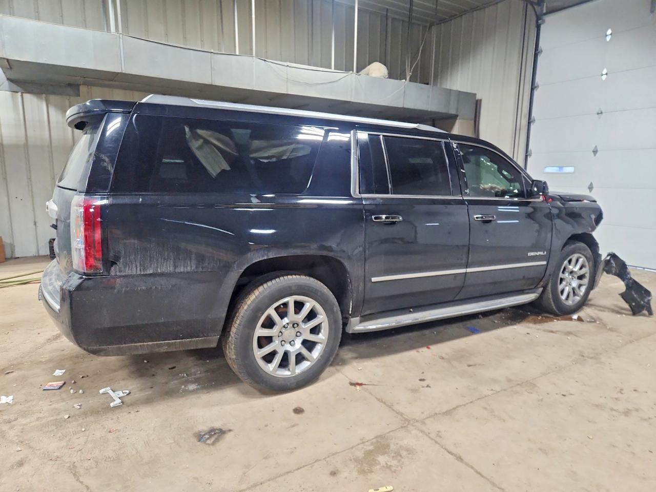 2015 GMC Yukon Xl Denali - Image 3