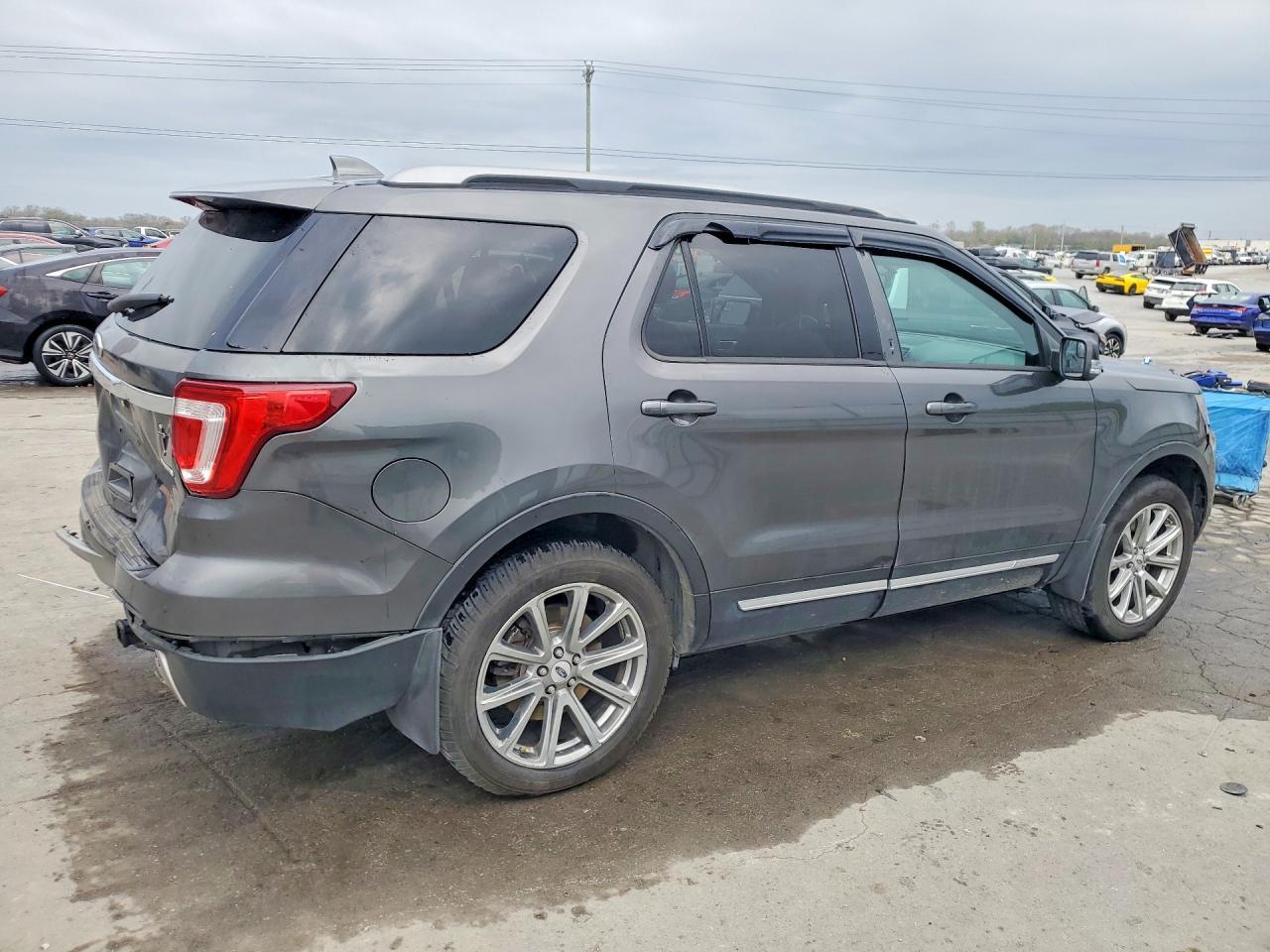 2016 Ford Explorer Xlt - Фото 3