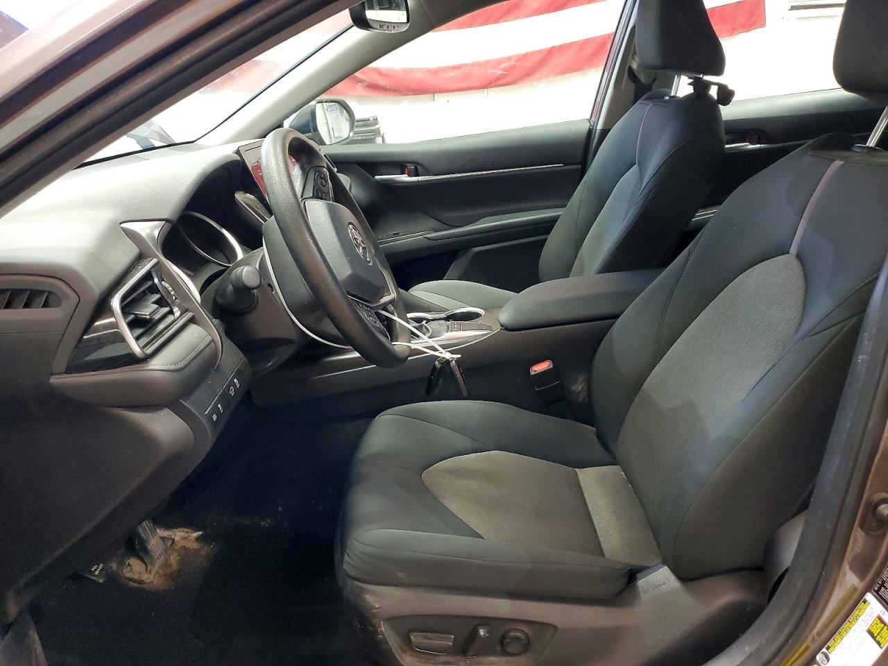 2024 Toyota Camry Le - Фото 7
