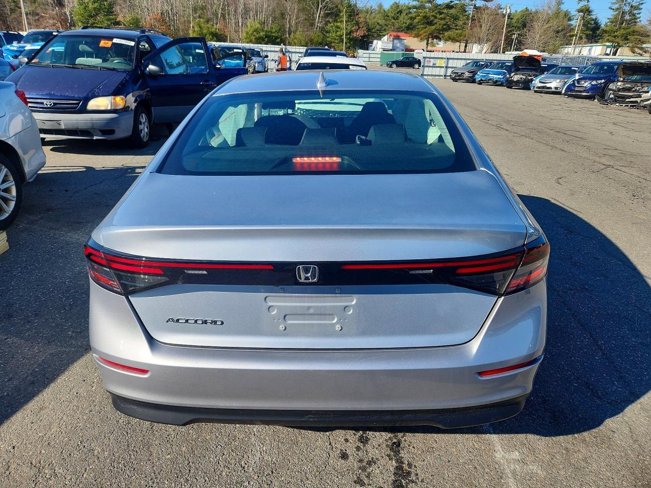 2025 Honda Accord Lx - Фото 6