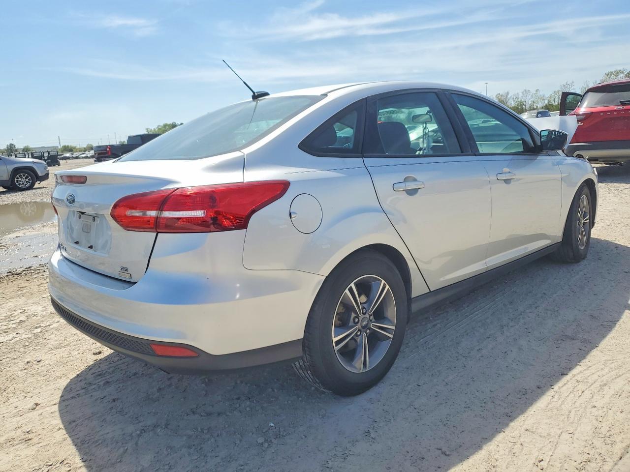 2018 Ford Focus Se - Image 3