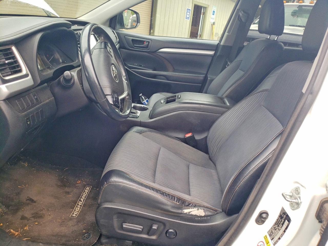 2016 Toyota Highlander Le Plus - Фото 7