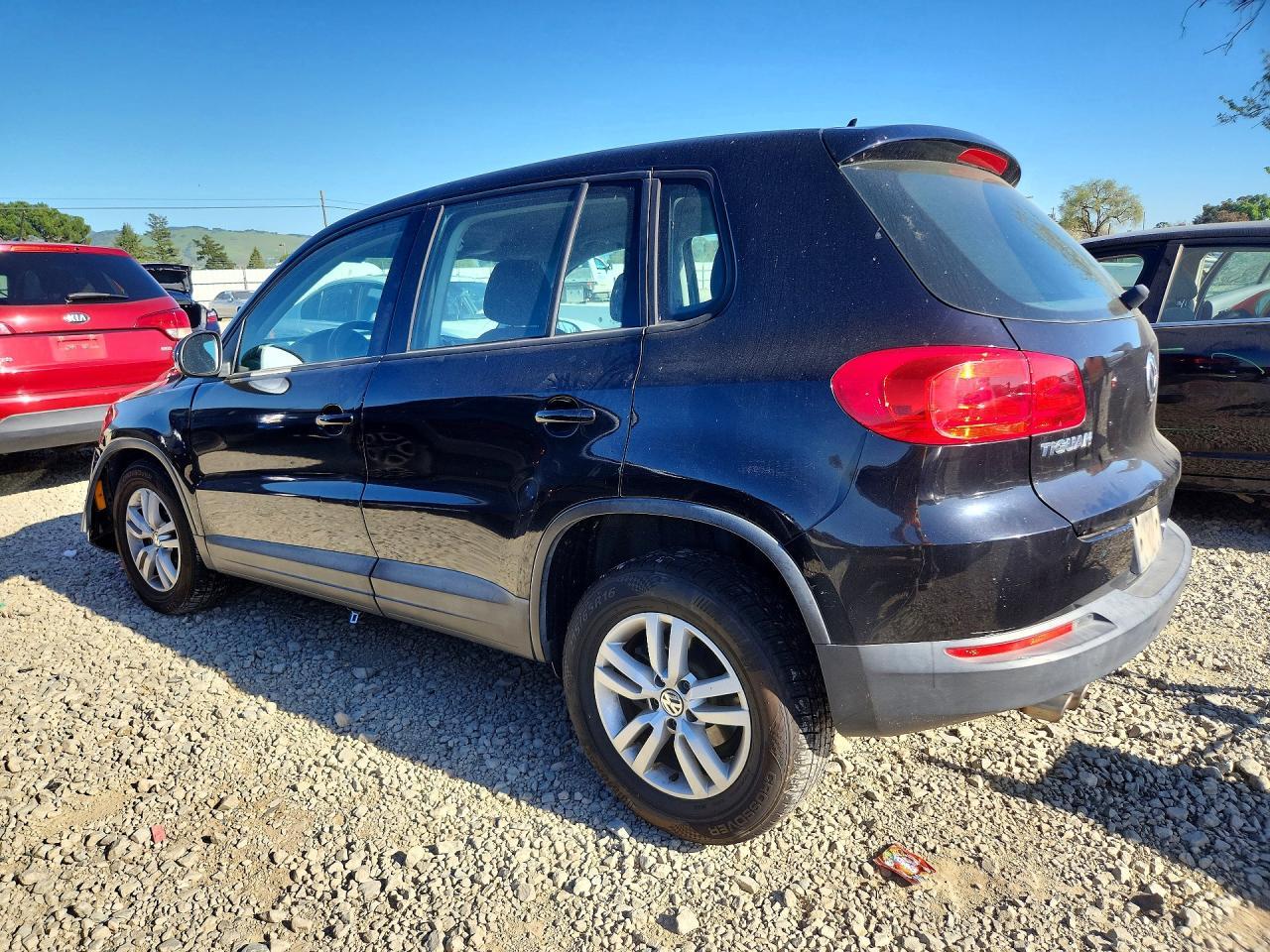 2013 Volkswagen Tiguan S - Фото 2