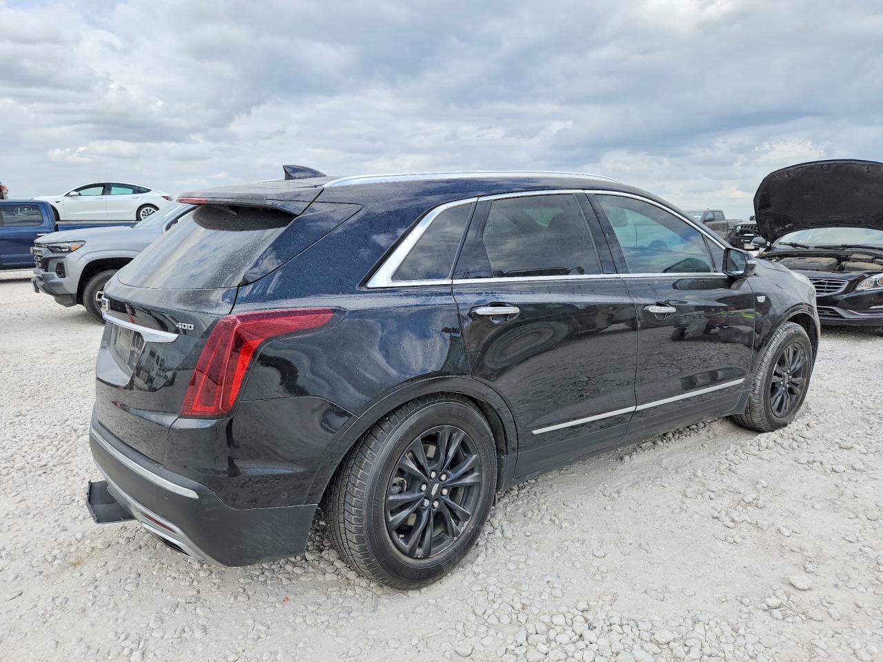 2020 Cadillac Xt5 Premium Luxury - Image 3