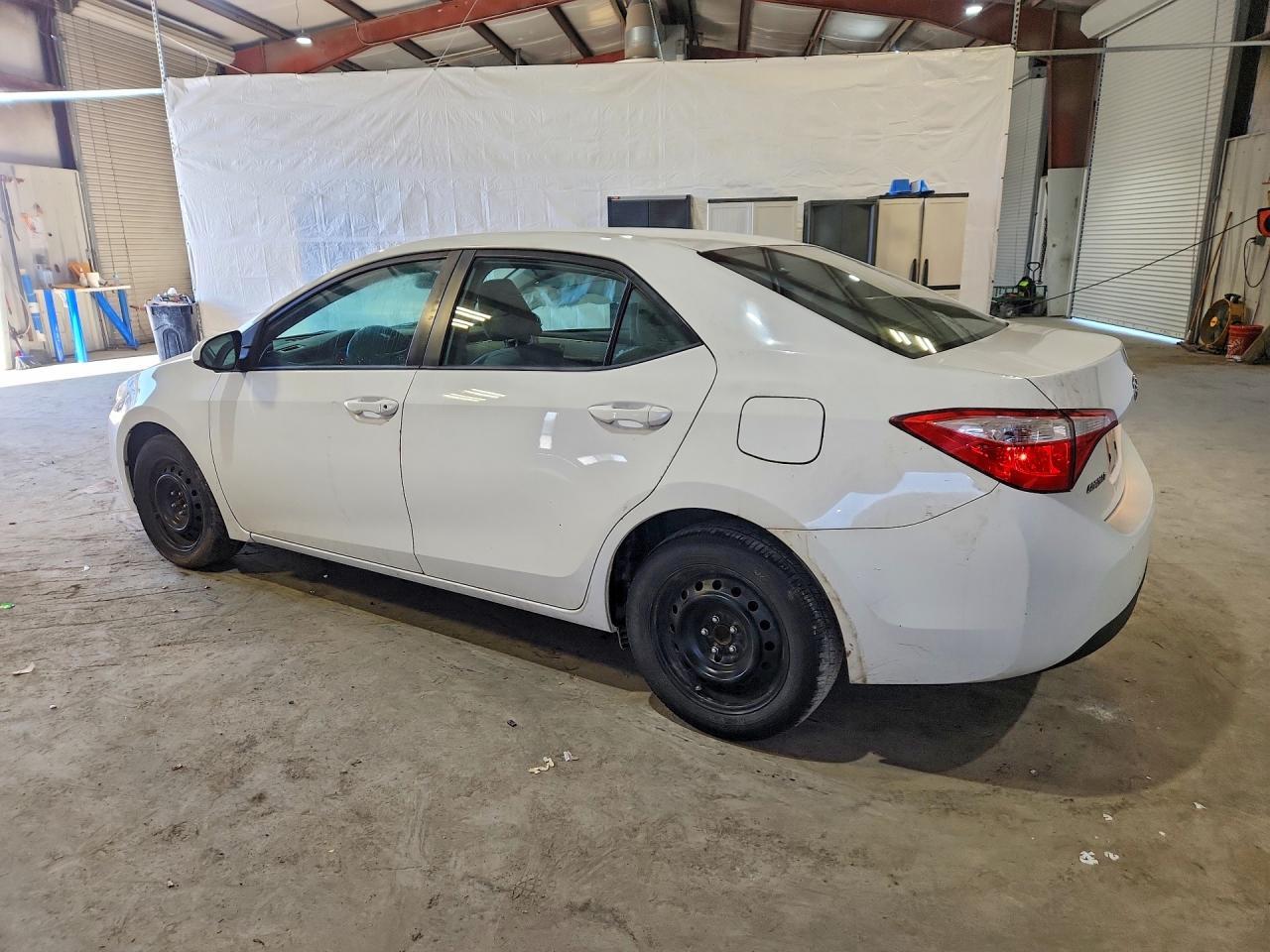 2015 Toyota Corolla Le - Фото 2