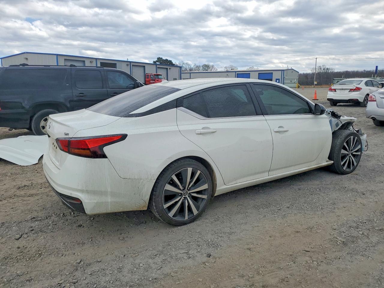 2021 Nissan Altima 2.5 Sr - Image 3