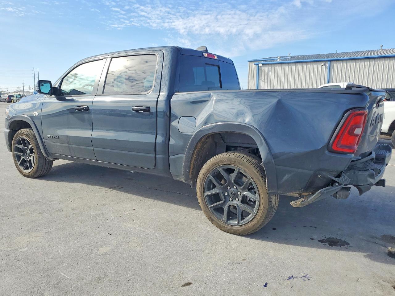 2026 Ram 1500 Laramie - Фото 2