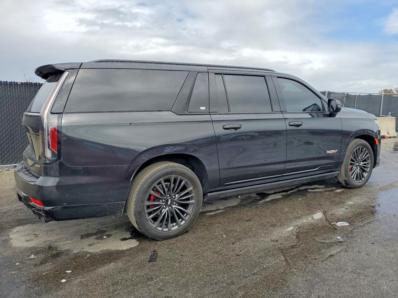 2024 Cadillac Escalade V Esv - Image 3