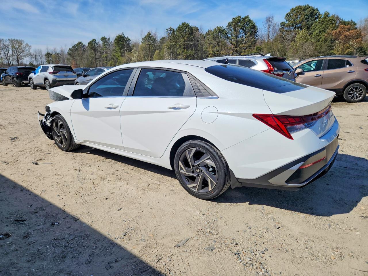 2026 Hyundai Elantra Limited - Фото 2