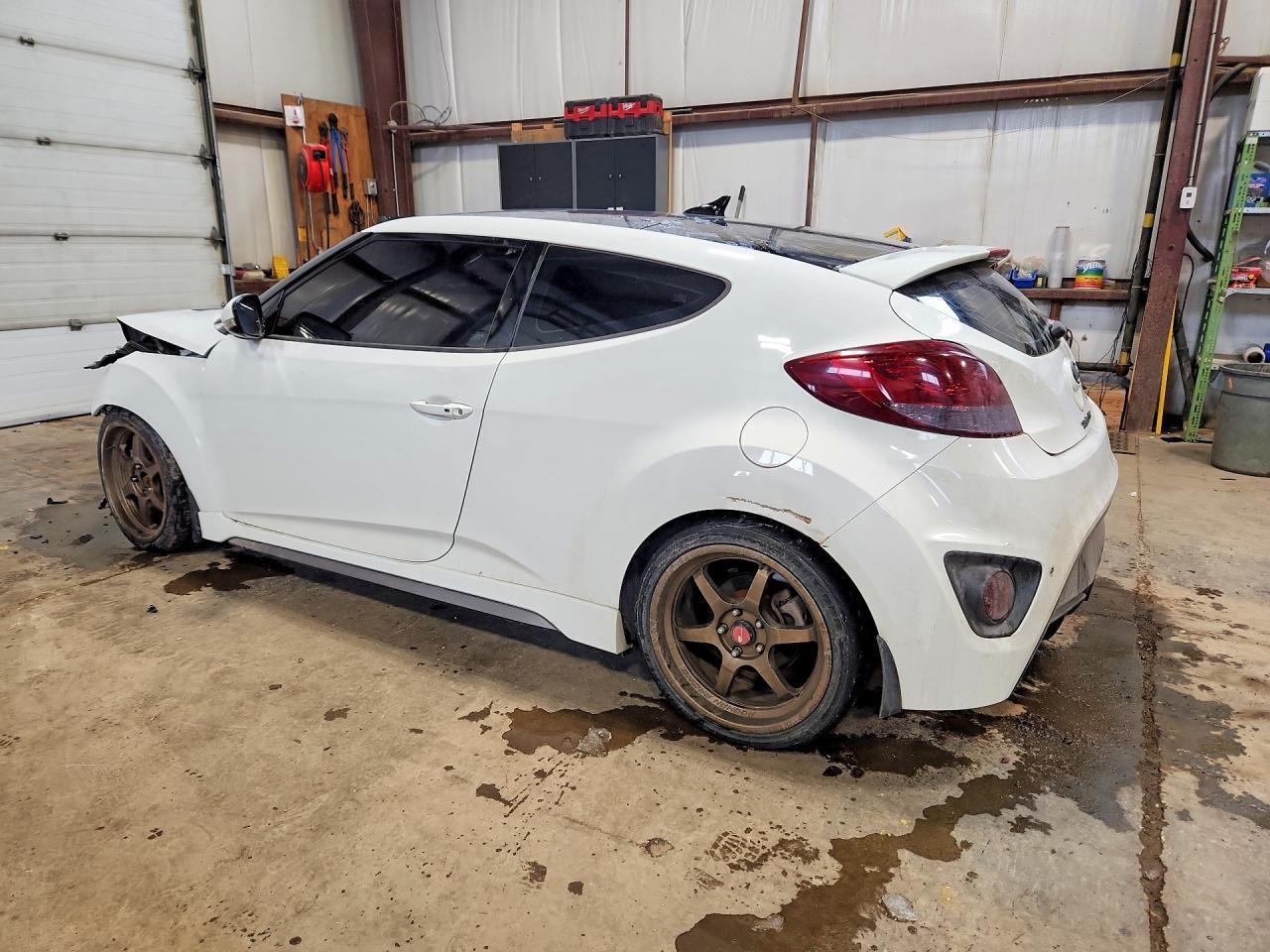 2015 Hyundai Veloster Turbo R-Spec - Фото 2