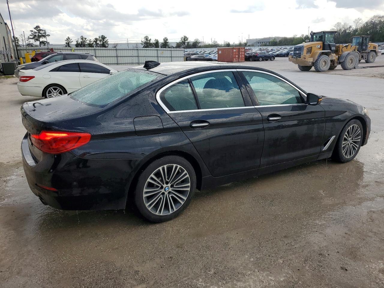 2017 BMW 530 I - Фото 3