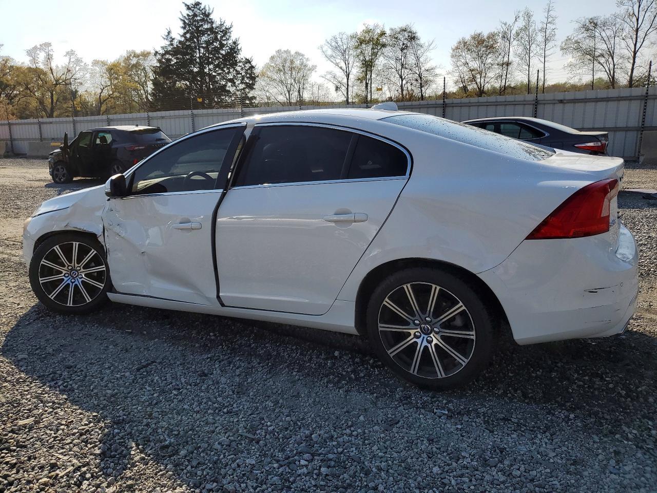 2017 Volvo S60 Premier - Image 2