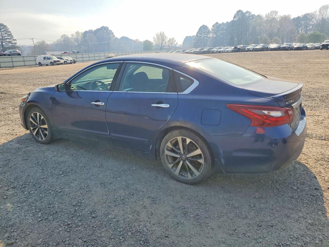 2017 Nissan Altima 2.5 Sr - Image 2