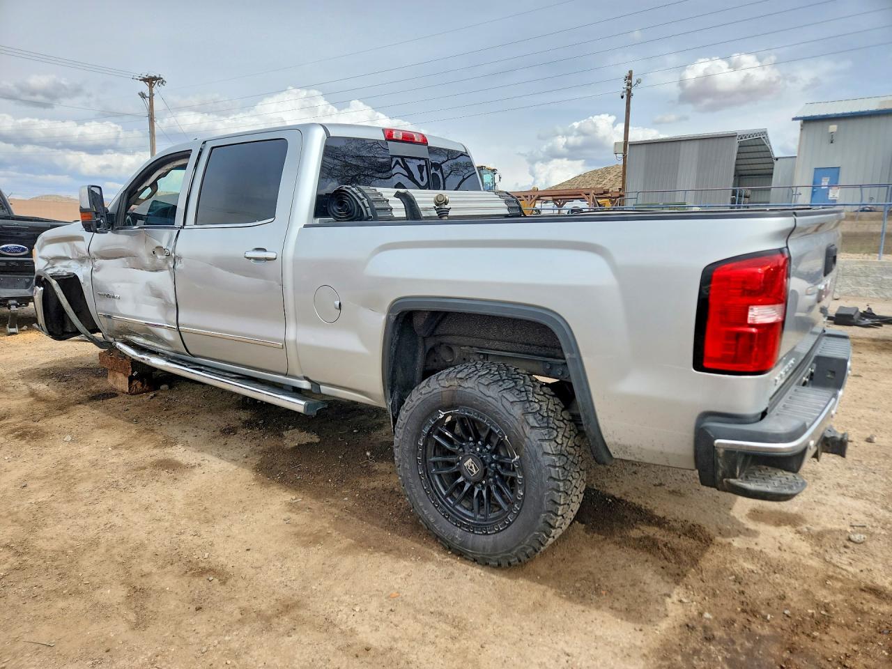 2018 GMC Sierra K2500 Slt - Image 2