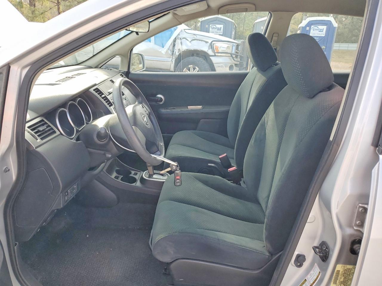 2011 Nissan Versa 1.8 S - Image 7