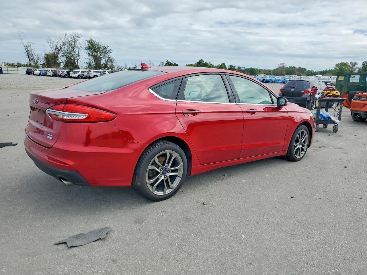 2020 Ford Fusion - Фото 3