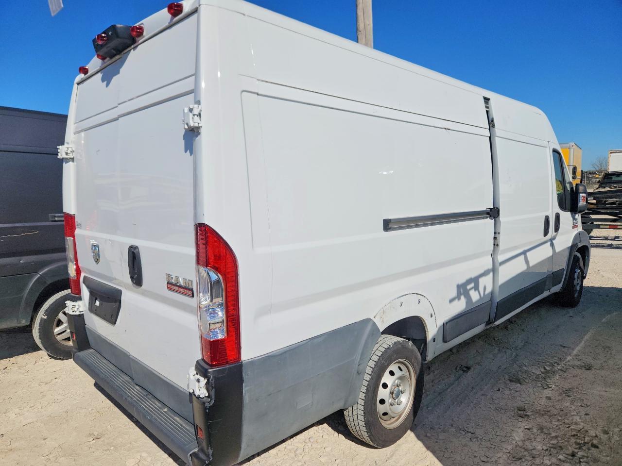 2017 Ram Promaster 3500 Delivery Van - Фото 3