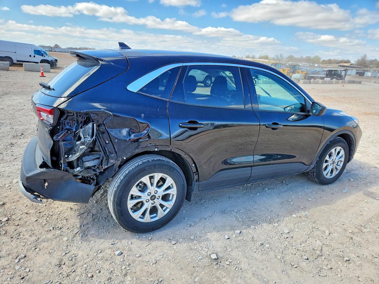 2024 Ford Escape - Image 3