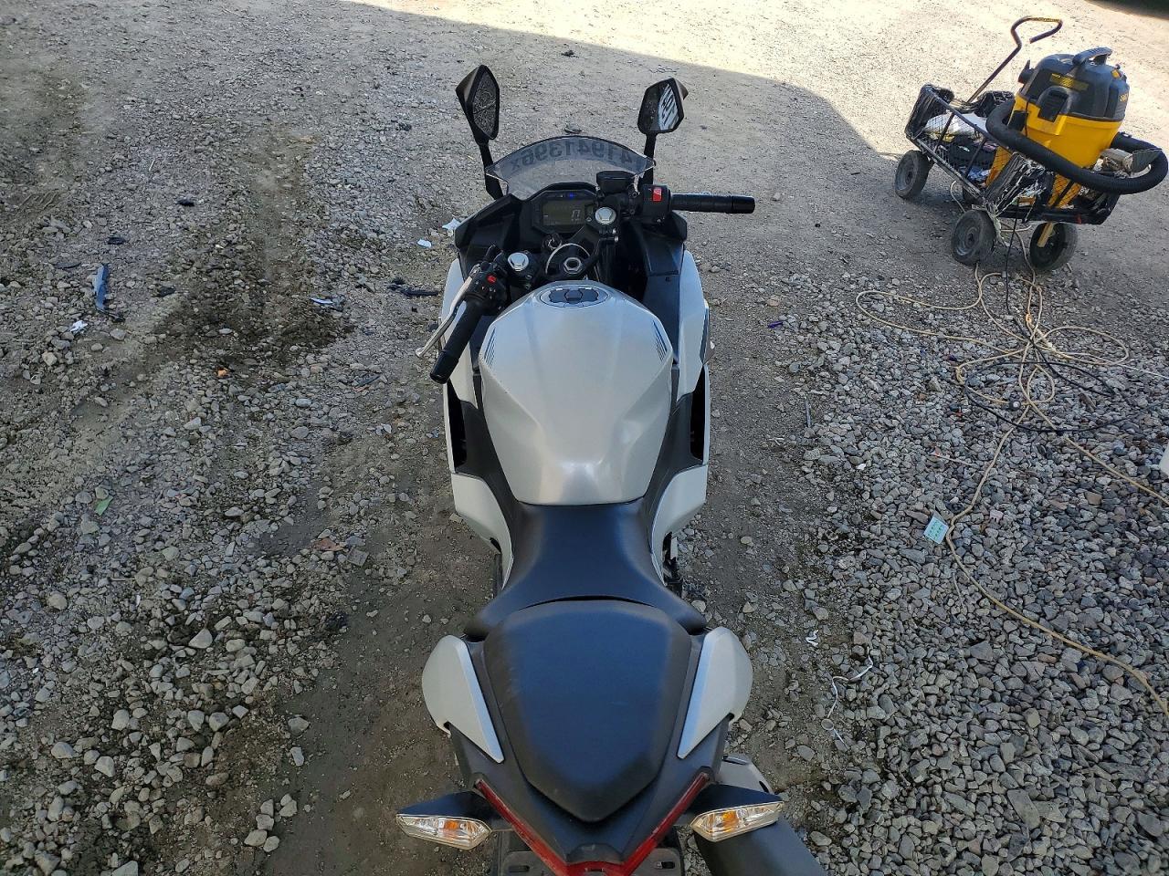 2025 Kawasaki Ex500 H - Фото 6