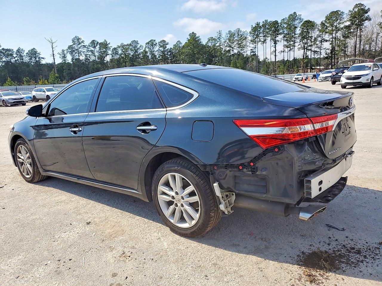2015 Toyota Avalon Xle - Image 2