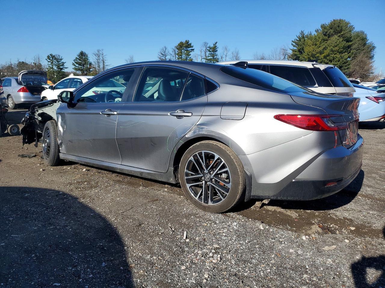 2025 Toyota Camry Xle - Фото 2