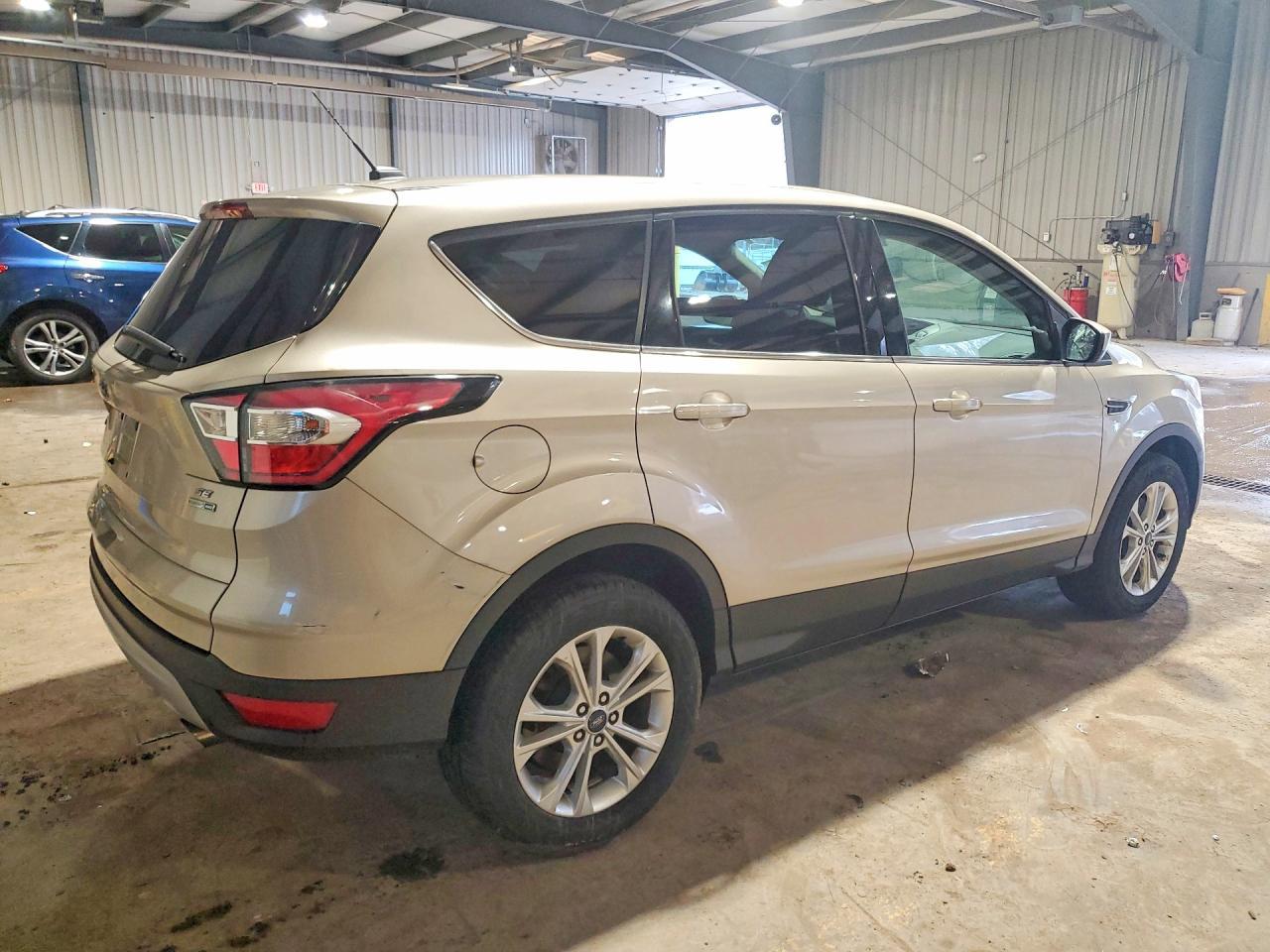 2017 Ford Escape Se - Фото 3