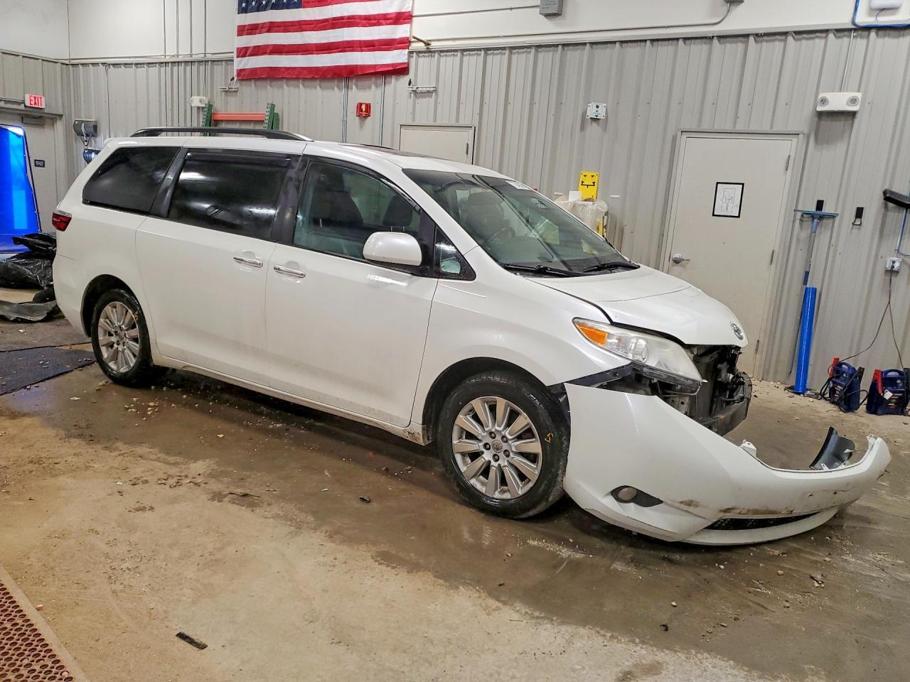 2015 Toyota Sienna Xle 7-Passenger - Image 4