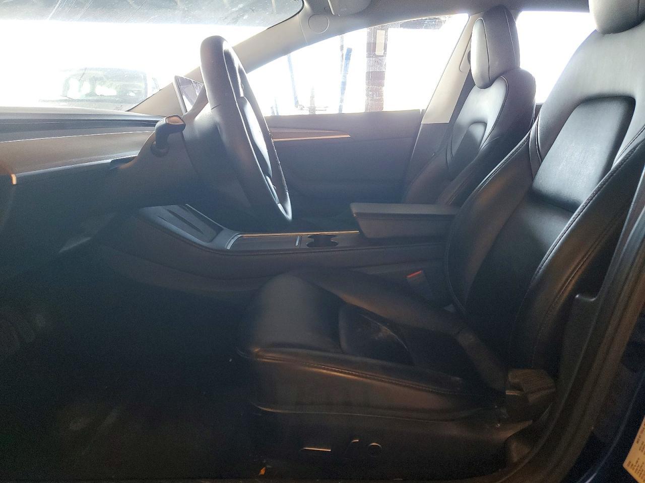 2022 Tesla Model 3 - Image 7