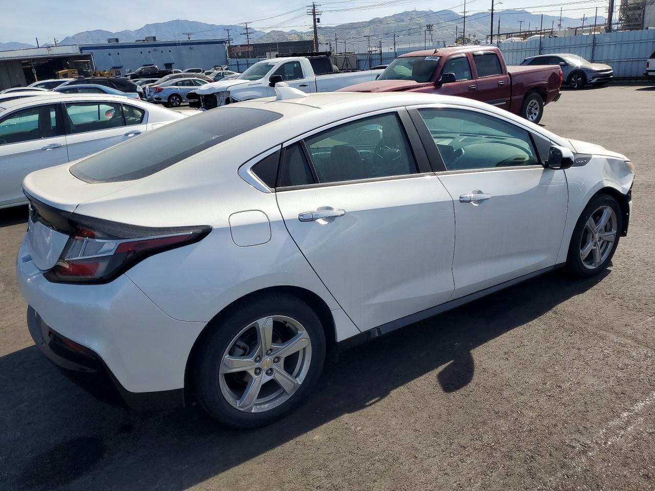 2017 Chevrolet Volt Lt - Image 3