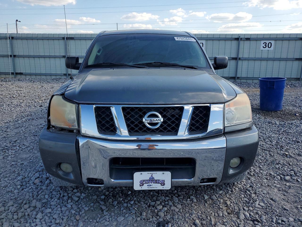 2015 Nissan Titan Sv - Image 5