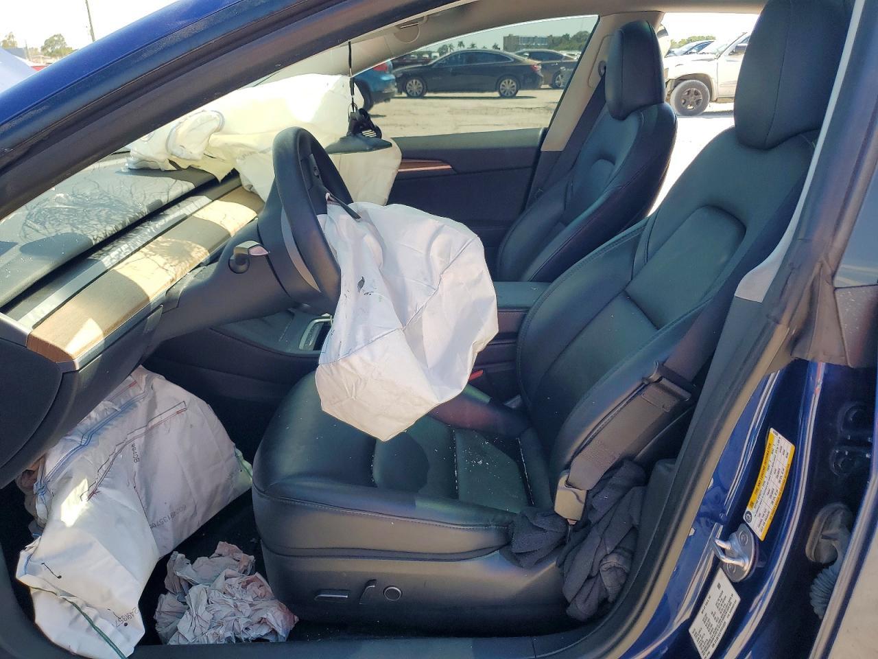 2023 Tesla Model 3 - Image 7