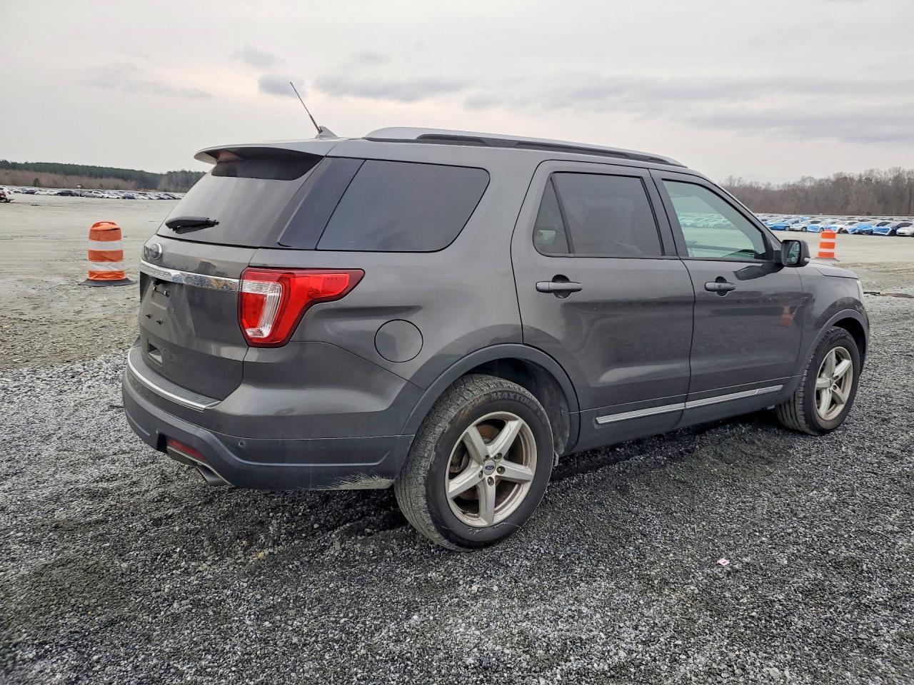 2018 Ford Explorer Xlt - Image 3