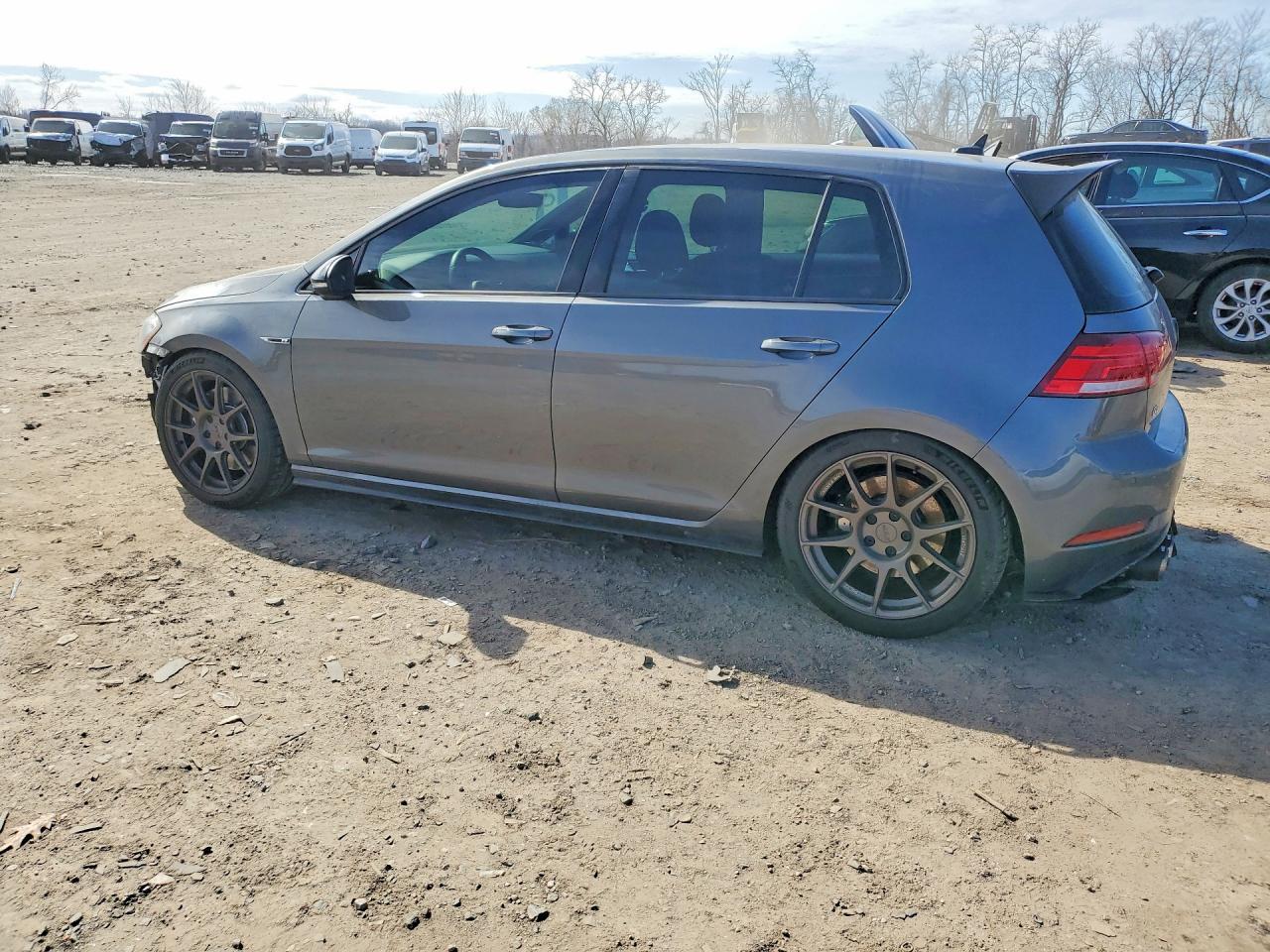 2019 Volkswagen Golf R - Фото 2