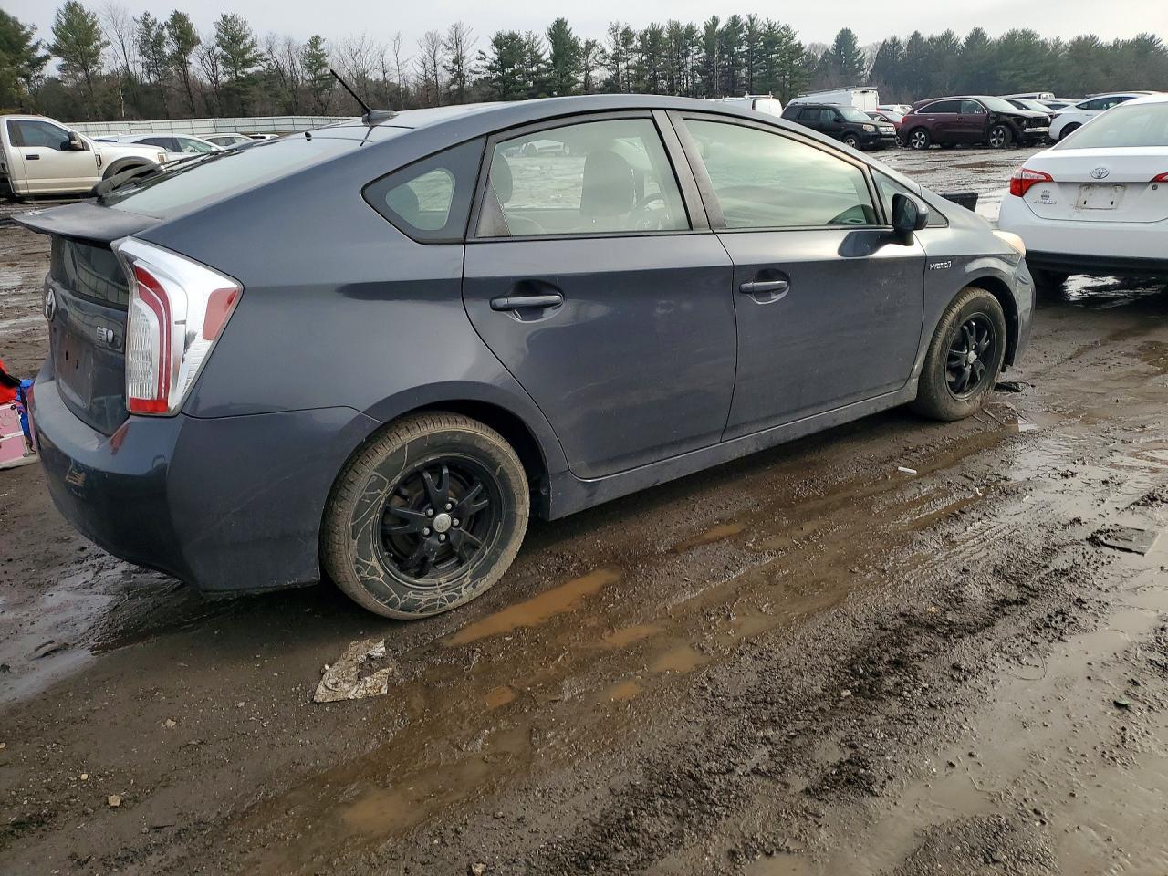 2013 Toyota Prius Four - Фото 3