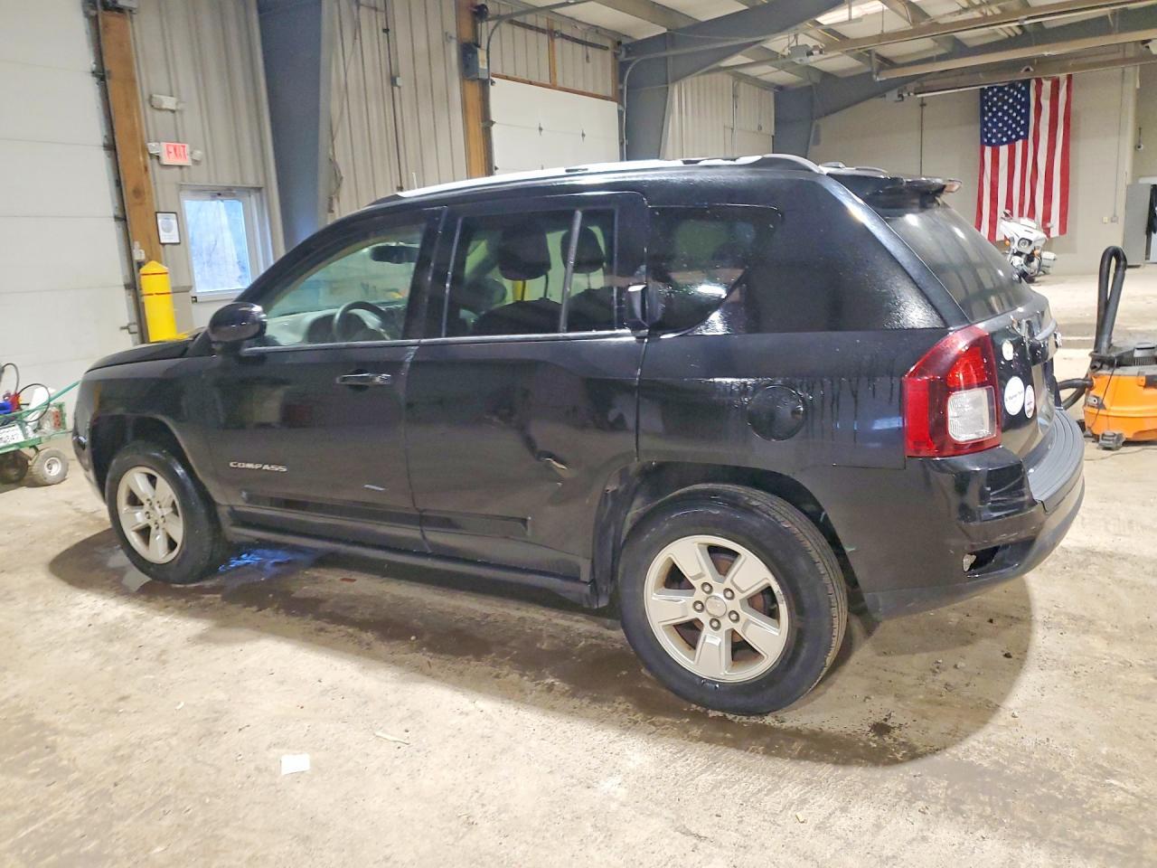 2017 Jeep Compass Latitude - Image 2
