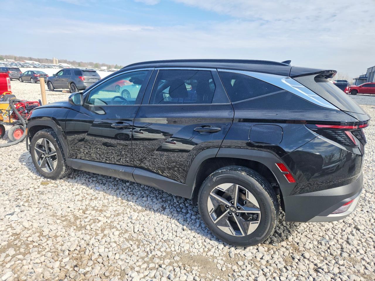 2025 Hyundai Tucson Hybrid Sel Convenience - Image 2