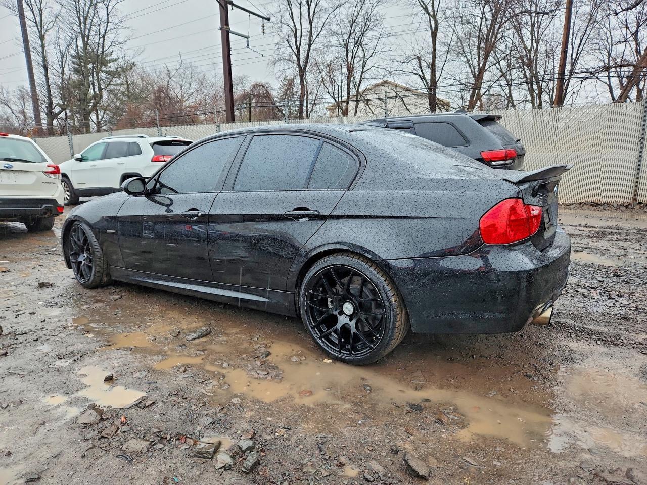 2010 BMW 335 I - Фото 2