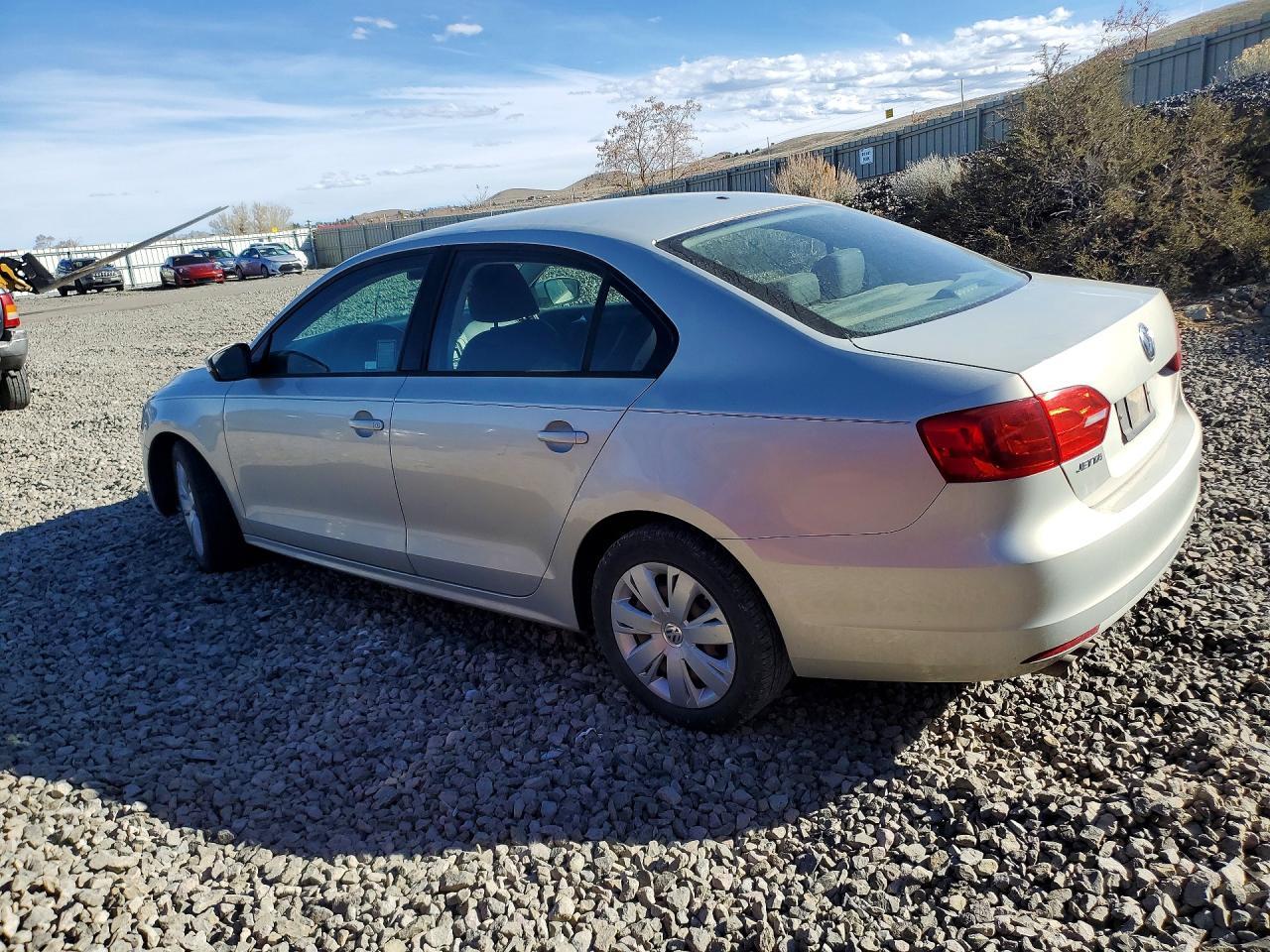 2012 Volkswagen Jetta Se - Image 2