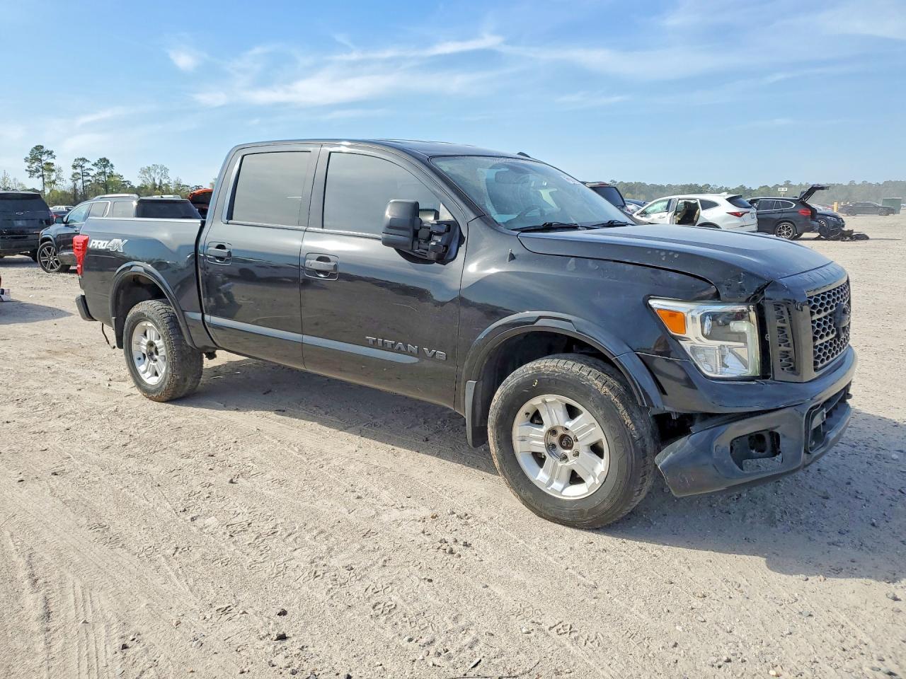 2018 Nissan Titan Pro-4X - Фото 4