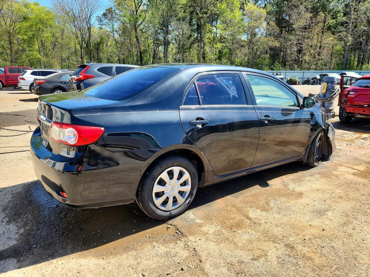 2011 Toyota Corolla Le - Фото 3