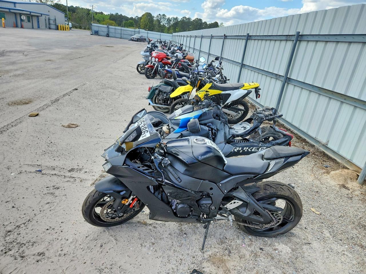 2025 Kawasaki Zx1002 L - Image 3