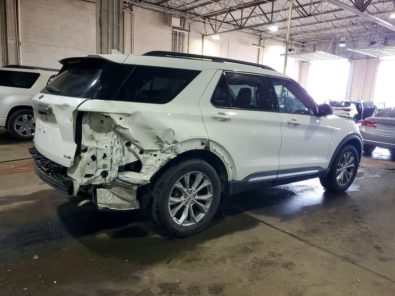 2020 Ford Explorer Xlt - Фото 3