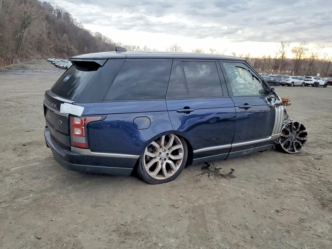 2017 Land Rover Range Rover Supercharged - Image 3