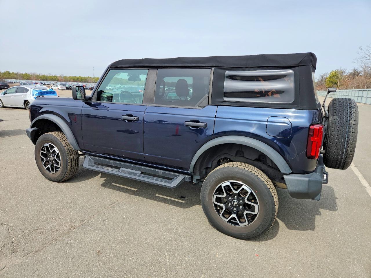 2021 Ford Bronco Base - Фото 2