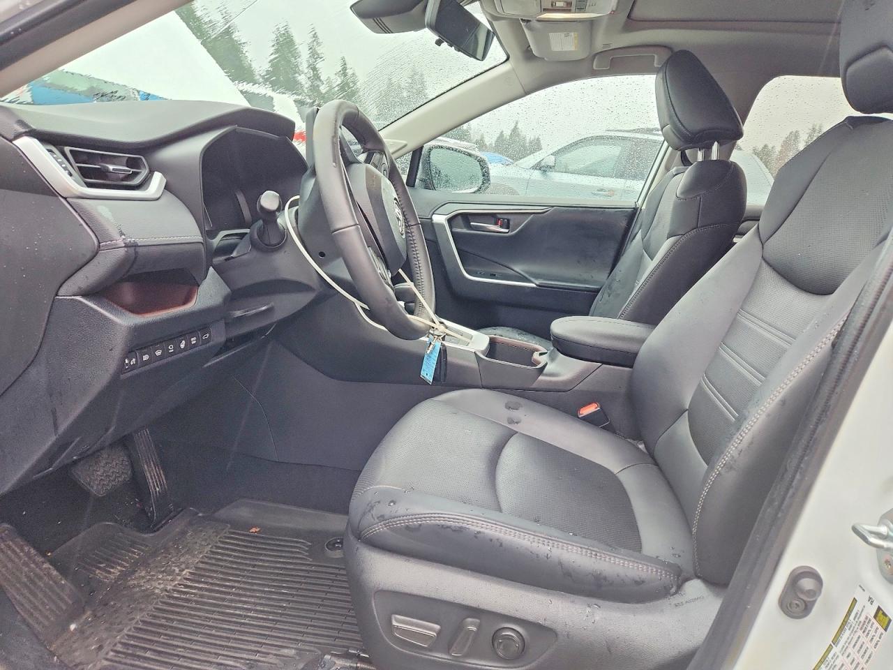 2023 Toyota Rav4 Hybrid Limited - Image 7