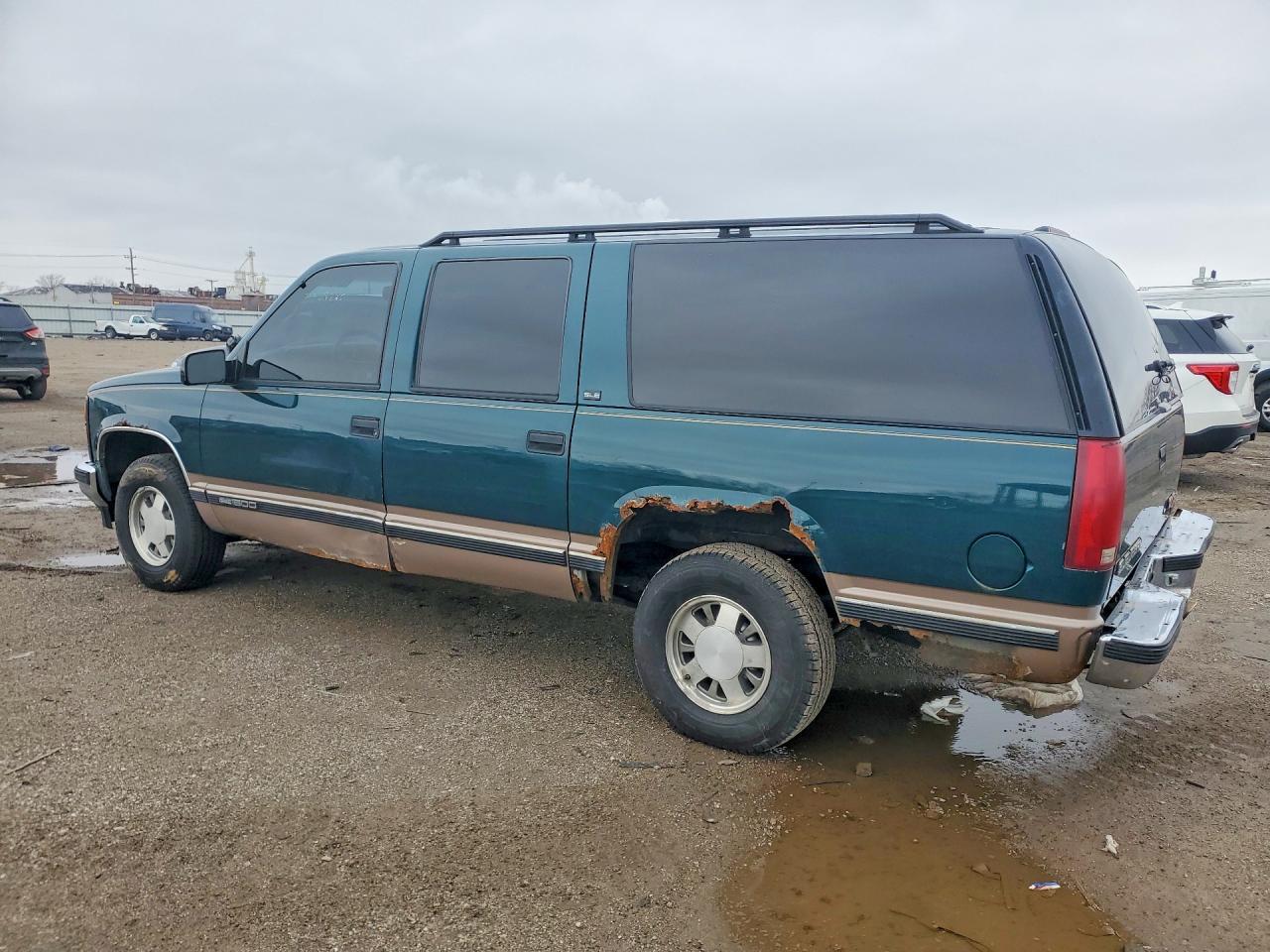 1996 GMC Suburban C1500 - Фото 2